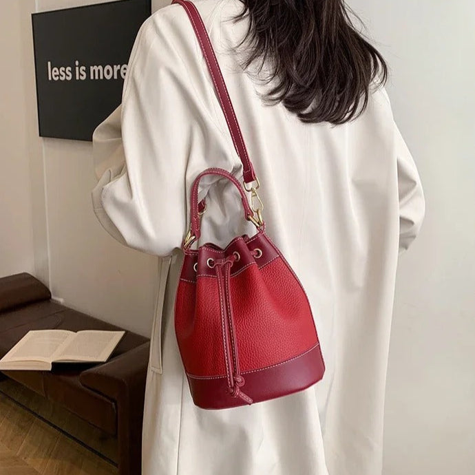 Petit sac seau rouge femme
