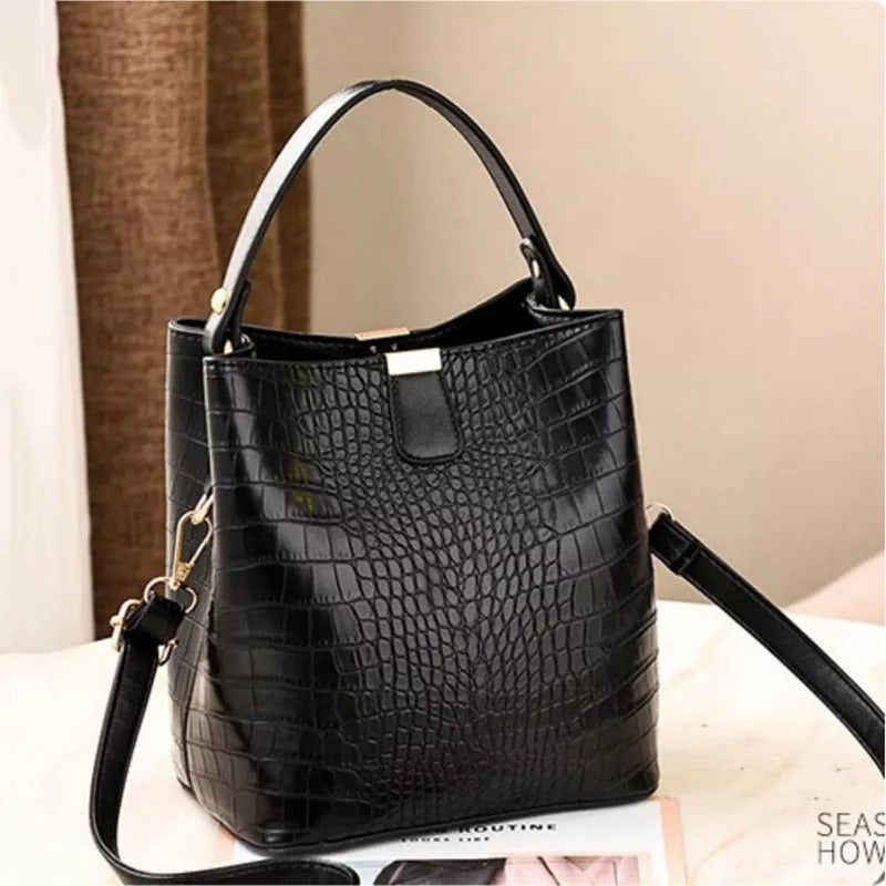 Sac seau croco noir verni