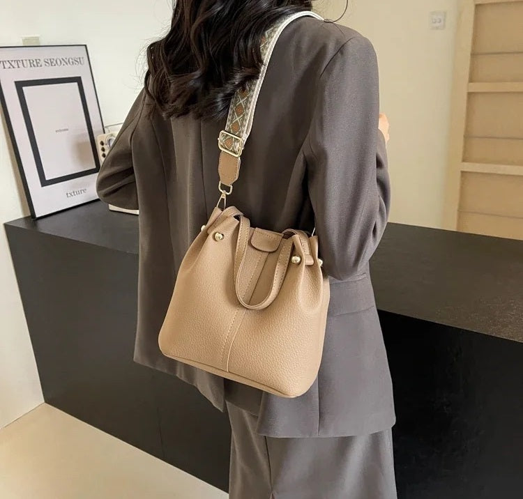 Sac seau cuir beige Sac Seau - Main Image