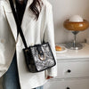 sac seau tissu guess