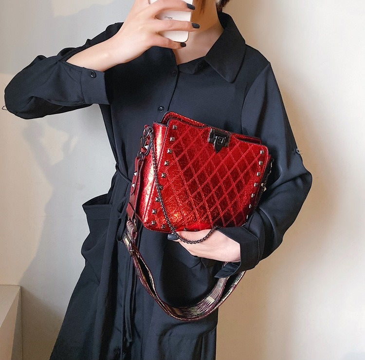 sac seau metal rouge